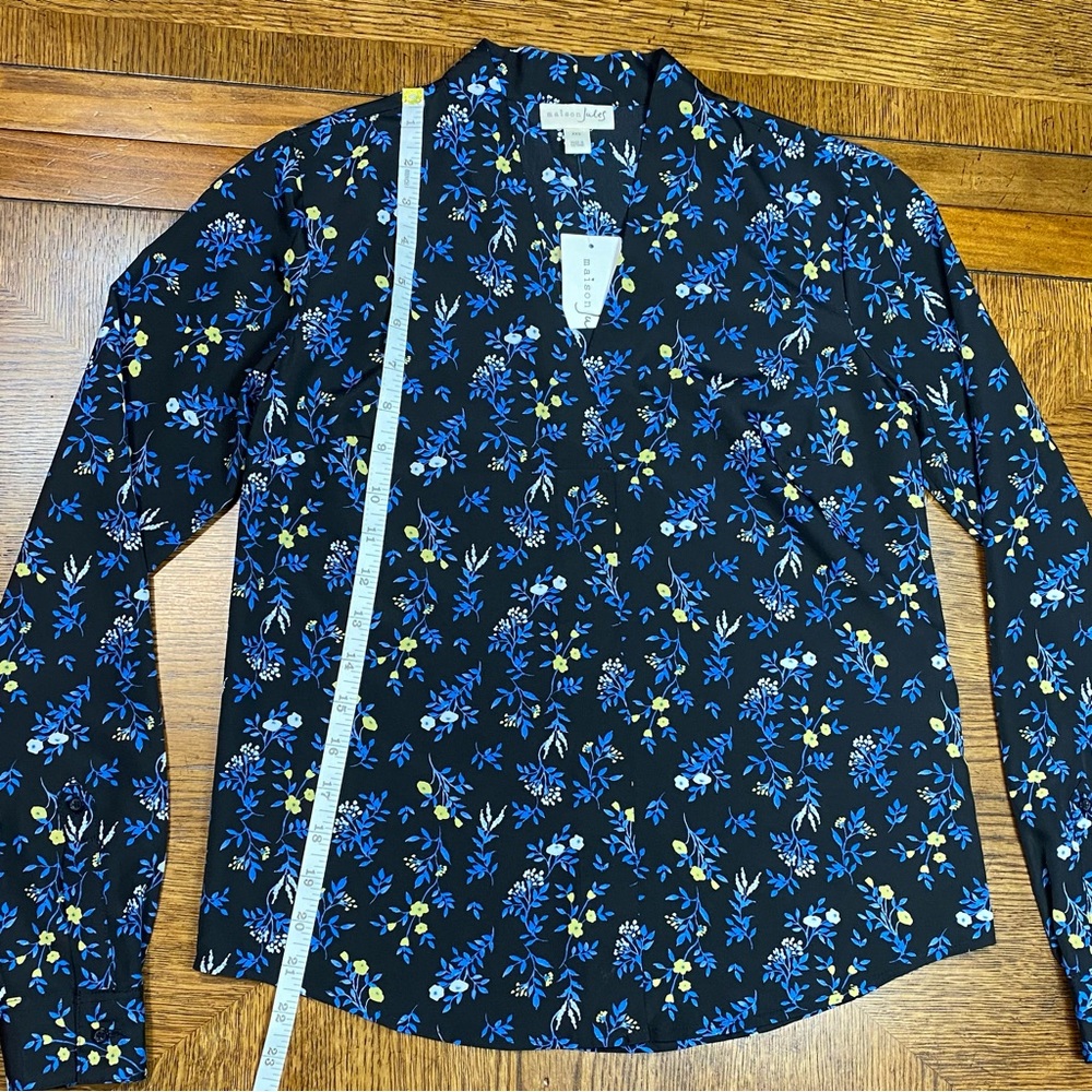 Maison Jules Printed V-Neck Black Blouse Yellow White Floral Print NWT
Size XXS - Picture 8 of 10